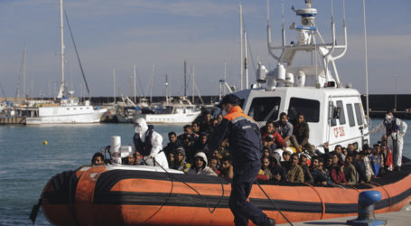 Penjaga Pantai Italia Selamatkan 250 Migran di Calabria