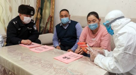 Penguncian Covid-19 di Xinjiang Lebih Sebulan, Warga Uighur Kekurangan Makanan