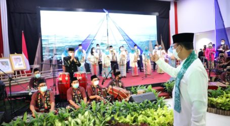 Hadiri Peringatan Hari Guru Nasional 2021, Anies Ingin Guru Jakarta Menginspirasi