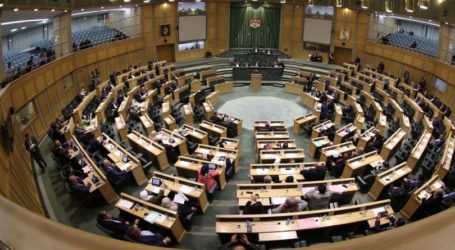 Sedikitnya 75 Anggota Parlemen Yordania Mengutuk Inggris atas Pelabelan Hamas