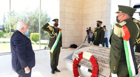 Abbas di Makam Yasser Arafat: Saatnya Langkah Konkret untuk Palestina
