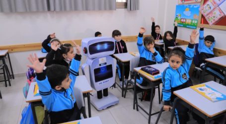 Guru di Gaza Ciptakan Robot untuk Modernisasi Pendidikan Palestina