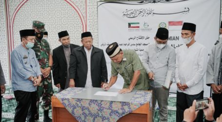 Dewan Dakwah-Bupati Lampung Timur Resmikan Masjid Al Muzaini