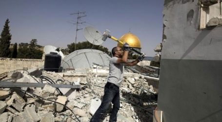 Israel Paksa Dua Bersaudara Palestina Hancurkan Rumah Mereka Sendiri