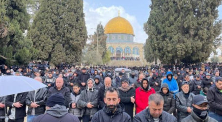 Di Tengah Pencegatan, 40.000 Jamaah Tunaikan Shalat Jumat di Al-Aqsa