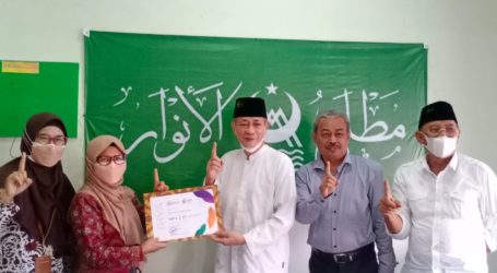 Mathlaul Anwar Terima Penghargaan di Indonesia Halal Industri Awards