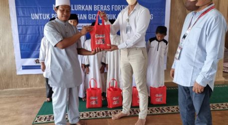 PWI Peduli dan IKWI Salurkan 1.500 Paket Beras Bervitamin Bulog ke Panti Asuhan dan Santri Penghaf Al-Quran