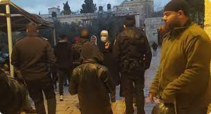 Setelah 15 Tahun Deportasi Syaikh Raed Salah Shalat di Al-Aqsa