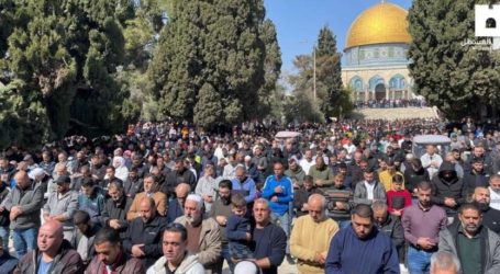 Di Tengah Hadangan, 65.000 Jamaah Laksanakan Shalat Jumat di Al-Aqsa