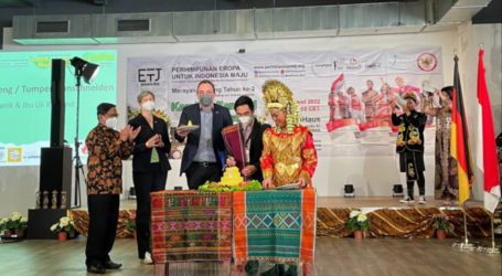 Pameran Budaya “Kemilau Zamrud Khatulistiwa” dan Donasi Masyarakat Indonesia di Eropa