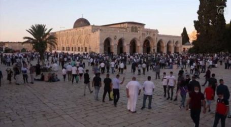 90.000 Warga Palestina Peringati Isra Mi’raj di Masjidil Aqsa