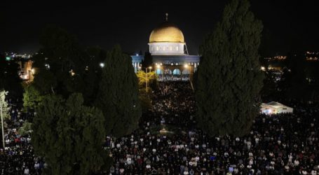 Malam 27 Ramadhan, 250 Ribu Jamaah Makmurkan Masjid Al-Aqsa