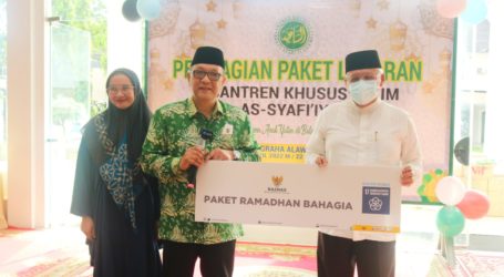 Ponpes As-Syafi’iyah Jatiwaringin Terima Paket Ramadhan Bahagia BAZNAS