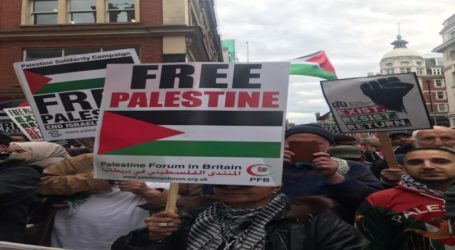 Demonstrasi Di Depan Kedutaan Israel di London Kutuk Serangan Israel