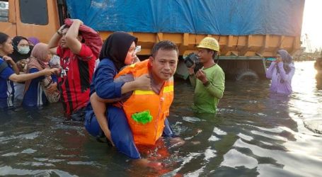 Tanggul Jebol, Kawasan Tanjung Emas Semarang Terendam