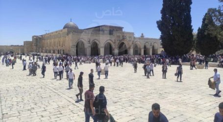 Lebih Dari 45.000 Warga Shalat Jumat di Al-Aqsa