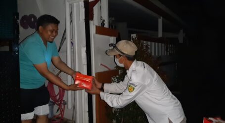 Korban Banjir Tangerang Terima Paket Makanan ZChicken dari BAZNAS