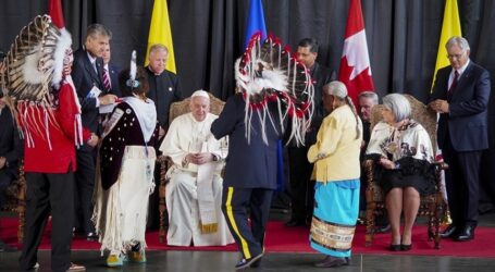 Paus Minta Maaf Atas Pelecehan Katolik terhadap Masyarakat Adat Kanada