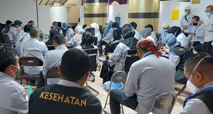 Tim Medis Haji Indonesia Mulai Hari Dengan Tilawah Quran dan Doa Bersama