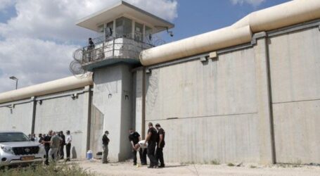 Israel Pindahkan Pemimpin Fatah dan 70 Tahanan Lain ke Penjara Naftha