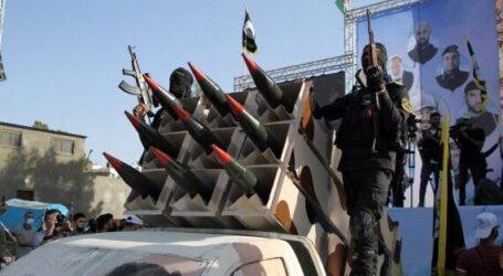 Pejuang Jihad Islam Gaza Parade Replika Roket