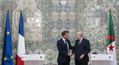 Perbaiki Hubungan, Presiden Macron Kunjungi Aljazair