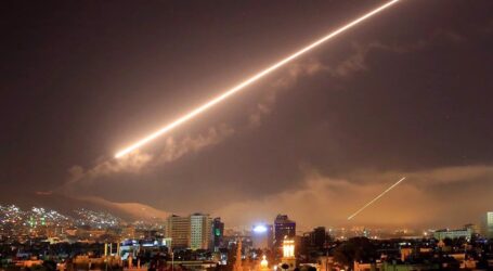 Israel Serang Damaskus, Warga Sipil dan Militan Dilaporkan Tewas
