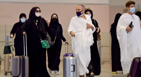Pemerintah Arab Saudi: Pakaian Wanita Umrah Harus Longgar