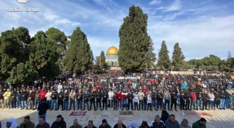 Lebih 55.000 Warga Palestina Shalat Jumat di Masjid Al-Aqsa
