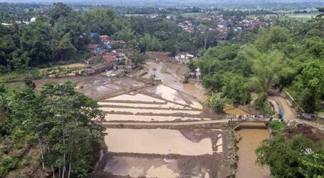 Banjir dan Longsor di Garut Memakan Korban Jiwa
