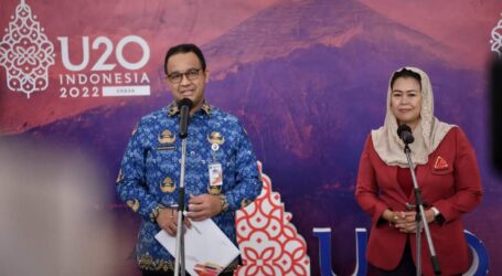Dibangun Anies Baswedan, Yenny Wahid Puji Dinding Panjat Tebing di Cakung Terbaik di Indonesia