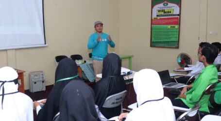 Beri Materi Jurnalistik, Kabiro MINA Sumatera Harapkan Mahasiswa Shuffah Al-Qur’an Kritis