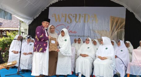 Imaam Yakhsyallah Mansur Hadiri Wisuda Santri Wanita Lanjut Usia Rumah Tahfidz Muslimah Salima di Demak