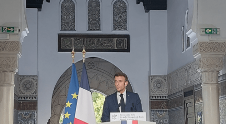 Macron Hadiri Peringatan 100 Tahun Masjid Agung Paris