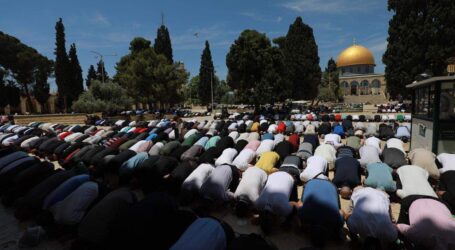 Puluhan Ribu Jamaah Laksanakan Shalat Jumat di Masjid Al-Aqsa