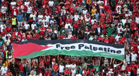 Ratusan Suporter Tunisia Kibarkan Bendera Palestina di Piala Dunia