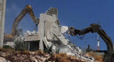 Israel Hancurkan Dua Bangunan Warga Palestina di Hebron