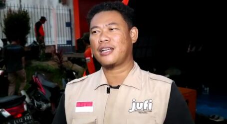 Jurnalis, Relawan Nakes Lakukan Cek Kesehatan Penyintas Gempa Cianjur