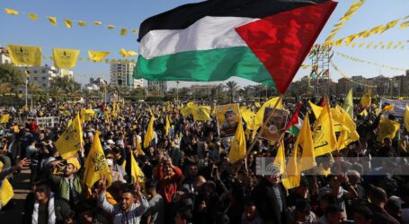 Peringati 18 Tahun Kematian Arafat: Abbas Hadiri Rapat Umum Besar-besaran di Gaza