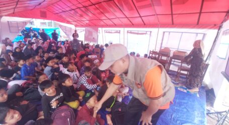 Relawan UAR Berikan Trauma Healing bagi Siswa SD di Cianjur