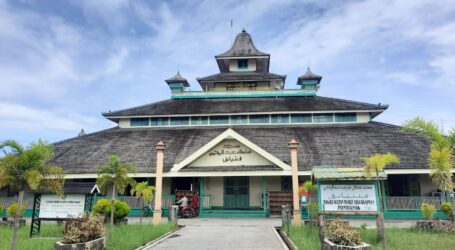 Menyusuri Jejak Masjid Tertua di Kota Pontianak (Oleh: Rendi Setiawan)