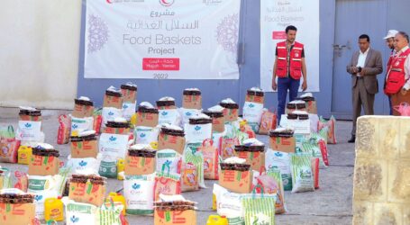 Bulan Sabit Merah Qatar Distribusikan Paket Sembako ke Yaman