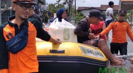 Banjir Semarang, Relawan UAR Bantu Distribusikan Logistik