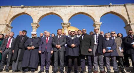 Kunjungi Al-Aqsha, 35 Diplomat Eropa Terima Pemaparan Tentang Al-Aqsa dari Dirjen Wakaf Islam