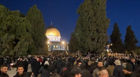 Ribuan Jamaah Ikuti Fajar Agung di Al-Aqsa Meskipun Dalam Pembatasan
