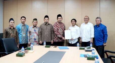 Wahdah Islamiyah Terima SK Hak Milik Aset