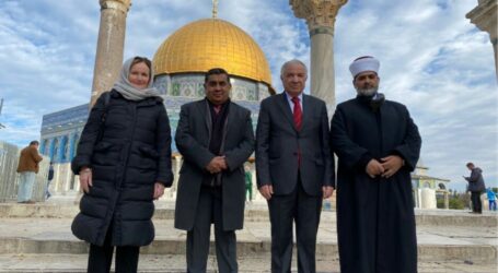 Menteri Inggris untuk Timteng Shalat di Masjid Al-Aqsa