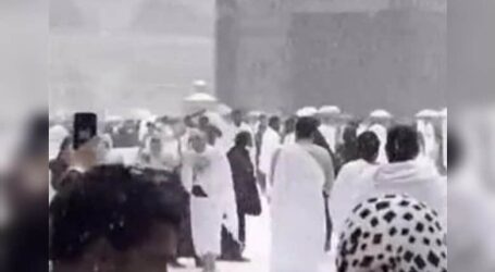 Viral Video Hujan Salju di Masjidil Haram Makkah