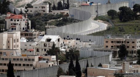 Israel Tembak Dua Pemuda Palestina Saat Lintasi Tembok Pemisah