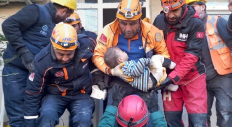 Bocah Dua Tahun Selamat setelah 79 Jam Terjebak Reruntuhan Gempa Turkiye